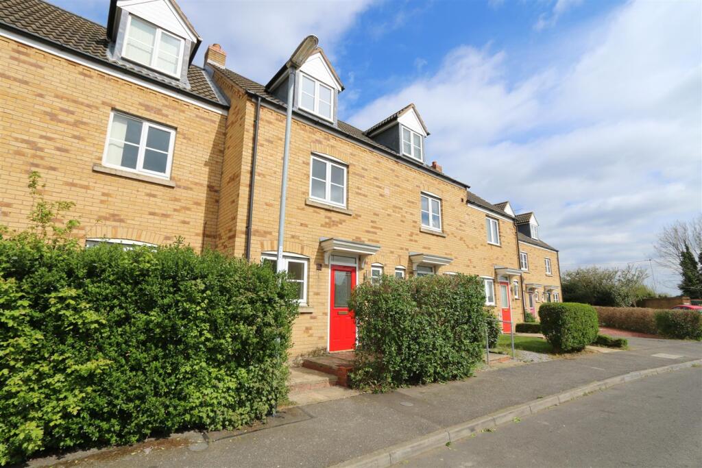 3 bed Town House for rent in Chettisham. From David Clark & Company - Ely