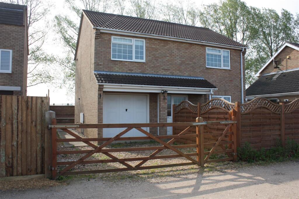 3 bed Detached for rent in Chettisham. From David Clark & Company - Ely 3 bed Detached for rent in Chettisham. From David Clark & Company - Ely