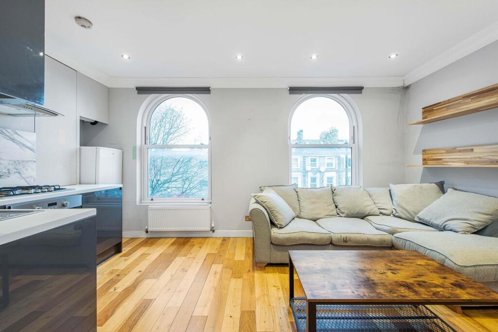 1 bed 1st Floor Flat for rent in Stoke Newington. From Davies & Davies - Finsbury Park