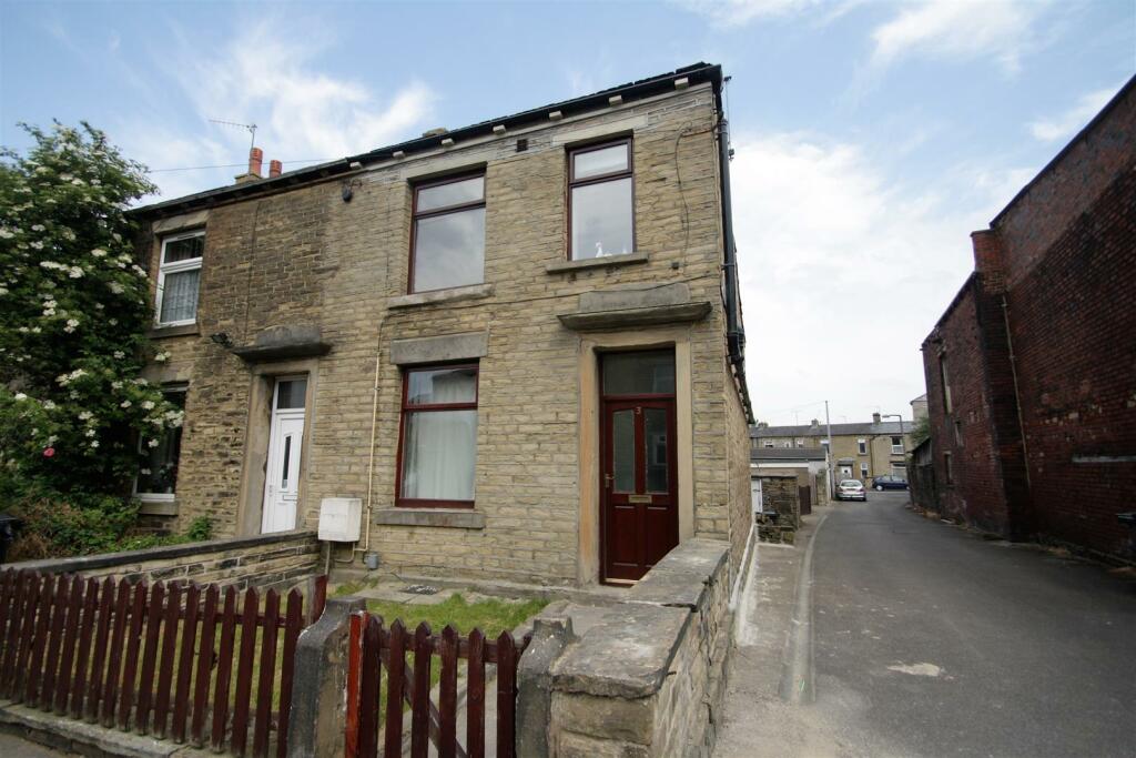 2 bed End Terraced House for rent in Brighouse. From Dawson Estates - Elland