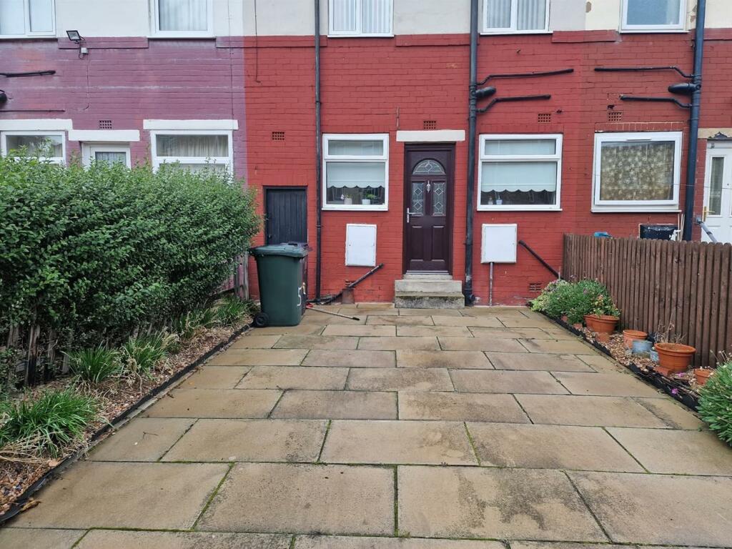 3 bed Not Specified for rent in Bradford. From Dawson Estates - Elland