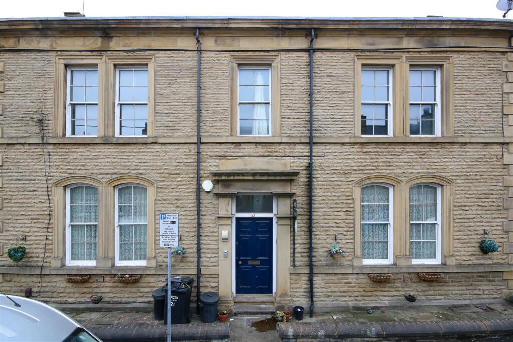 2 bed Apartment for rent in Elland. From Dawson Estates - Elland