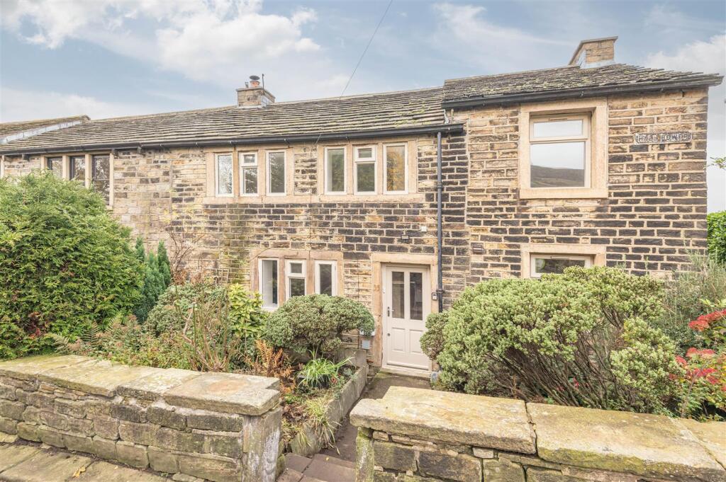 3 bed Cottage for rent in Huddersfield. From Dawson Estates - Elland 3 bed Cottage for rent in Huddersfield. From Dawson Estates - Elland