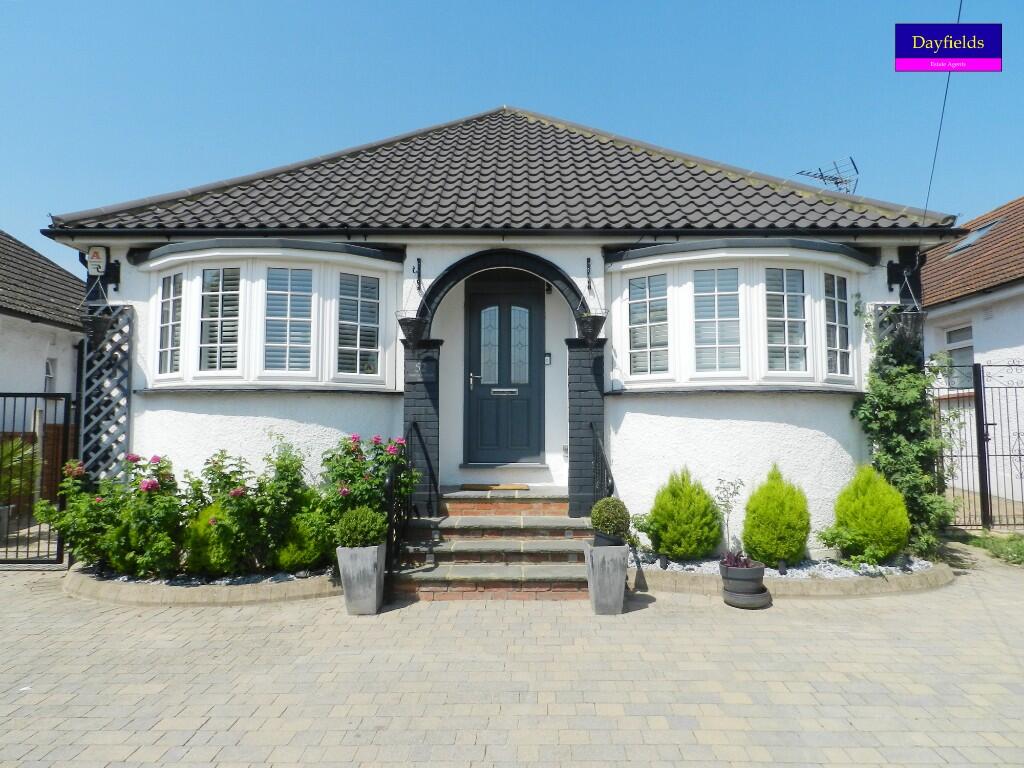 4 bed Detached for rent in Cuffley. From Dayfields - Enfield Town