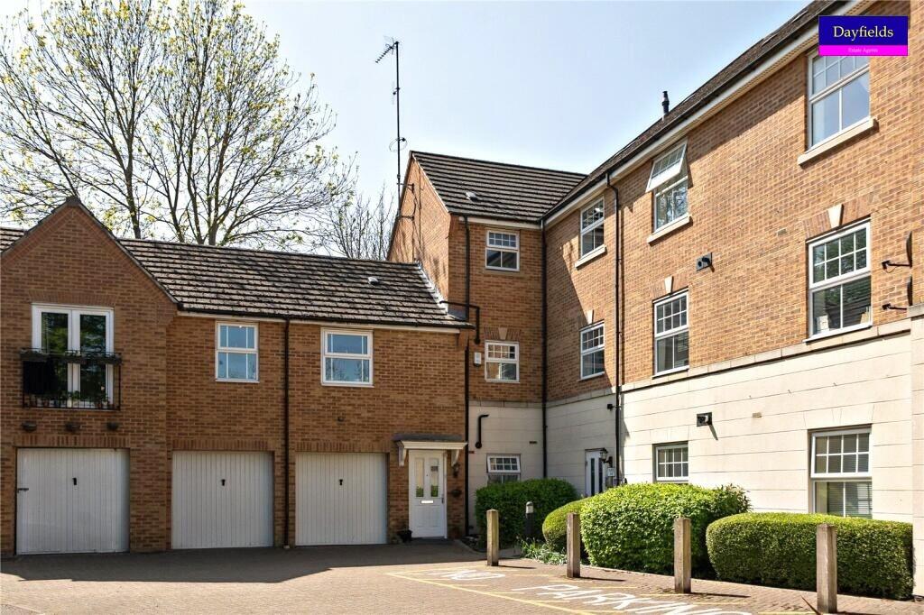 2 bed 1st Floor Flat for rent in Crews Hill. From Dayfields - Enfield Town