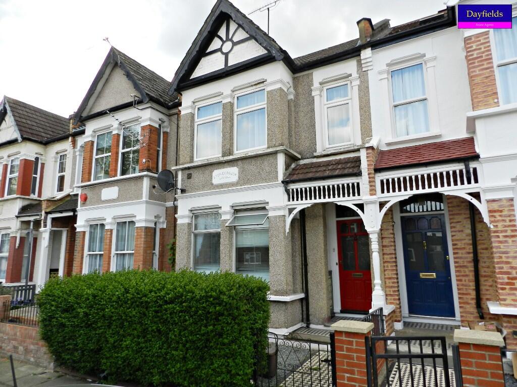 2 bed 1st Floor Flat for rent in Crews Hill. From Dayfields - Enfield Town