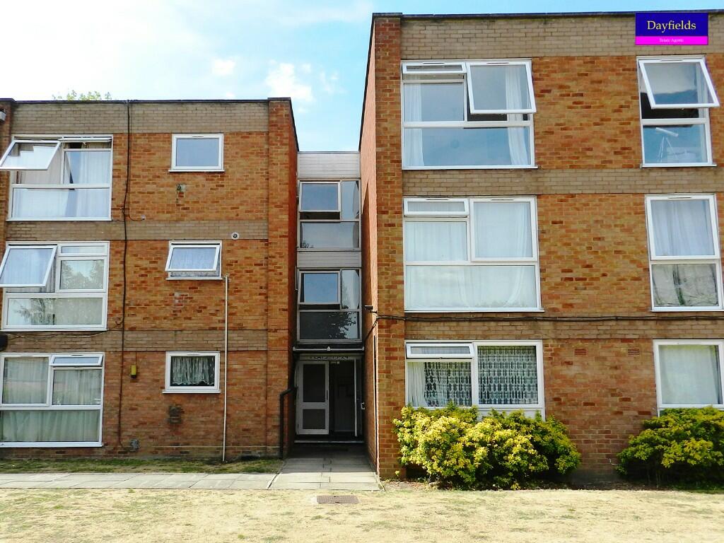 2 bed 1st Floor Flat for rent in Edmonton. From Dayfields - Enfield Town