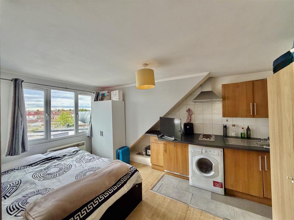 0 bed Apartment for rent in Hounslow. From DBK Estate Agents - Hounslow