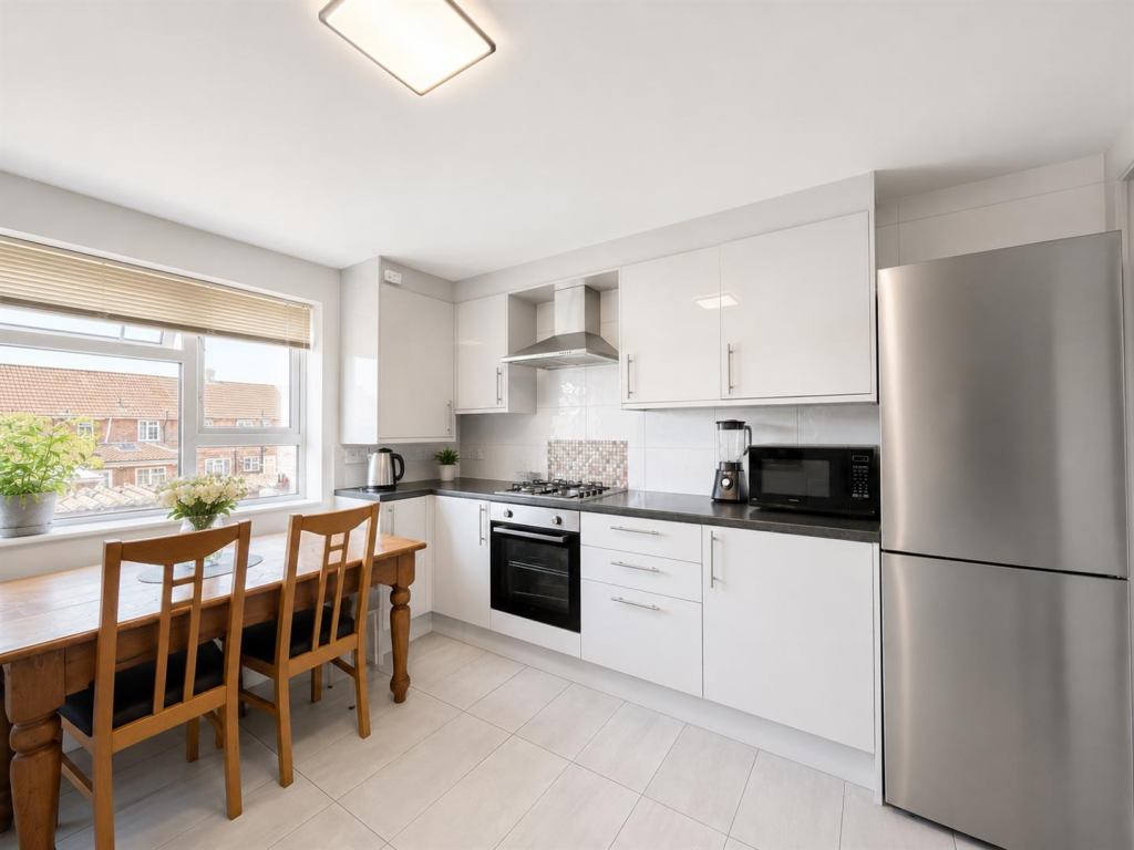 2 bed Apartment for rent in Hounslow. From DBK Estate Agents - Hounslow