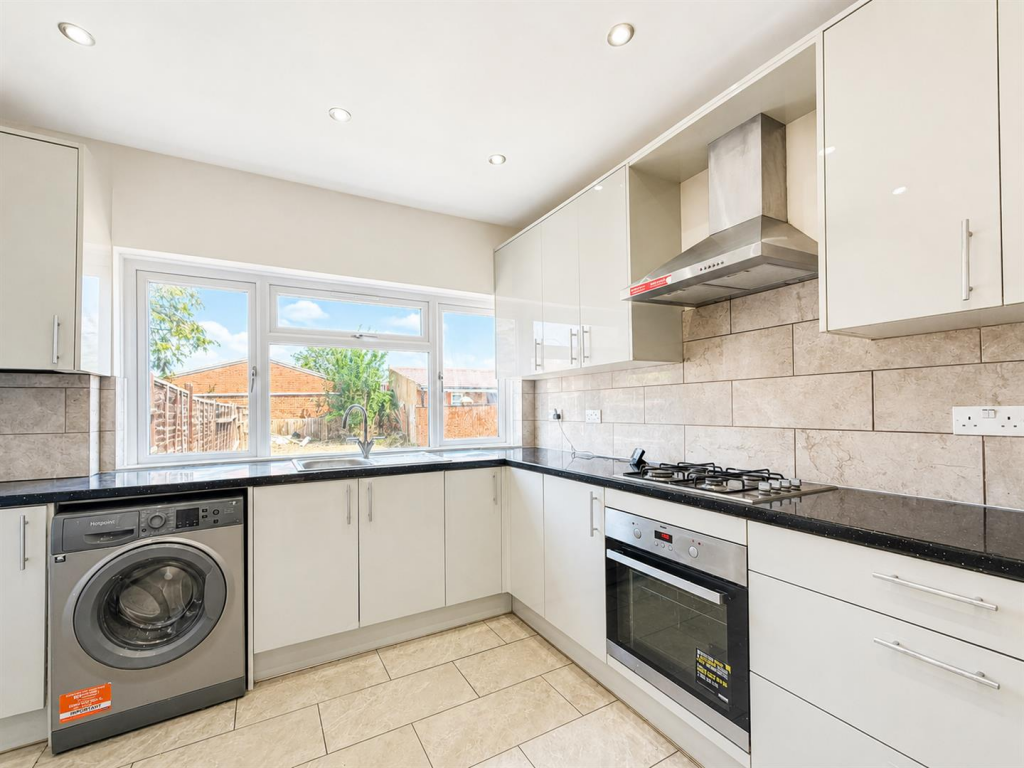 4 bed Semi Detached for rent in Southall. From DBK Estate Agents - Hounslow