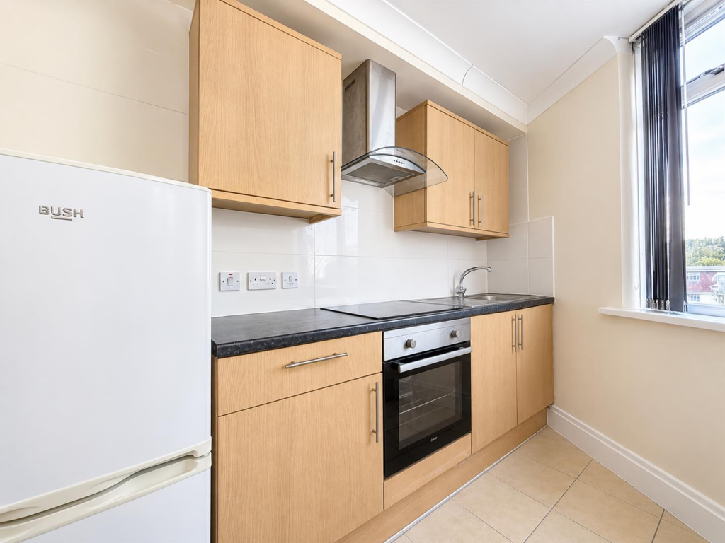 4 bed Apartment for rent in Hounslow. From DBK Estate Agents - Hounslow 4 bed Apartment for rent in Hounslow. From DBK Estate Agents - Hounslow