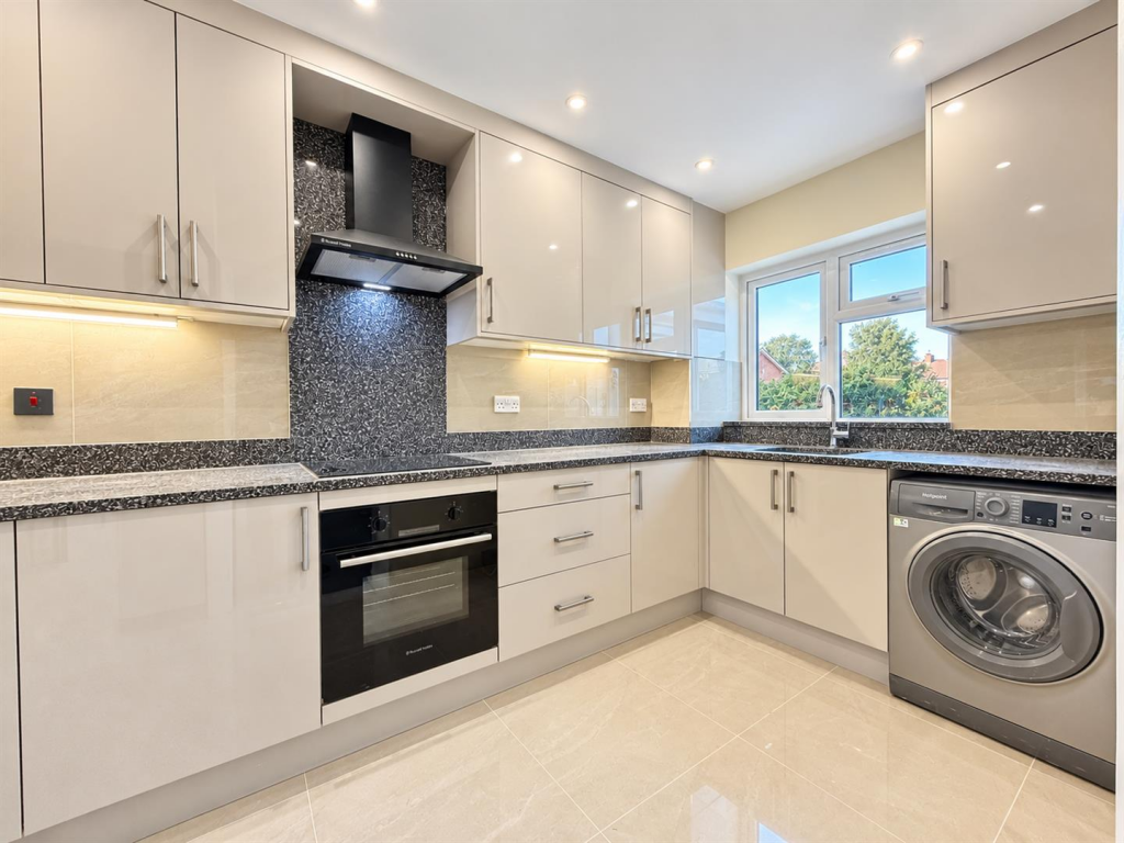 3 bed Mid Terraced House for rent in Hounslow. From DBK Estate Agents - Hounslow 3 bed Mid Terraced House for rent in Hounslow. From DBK Estate Agents - Hounslow