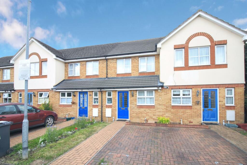 2 bed Mid Terraced House for rent in Hounslow. From DBK Estate Agents - Hounslow