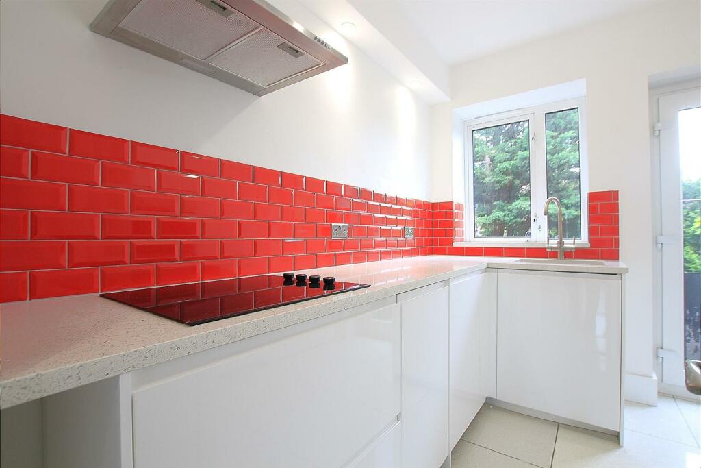 3 bed Apartment for rent in London. From DBK Estate Agents - Hounslow