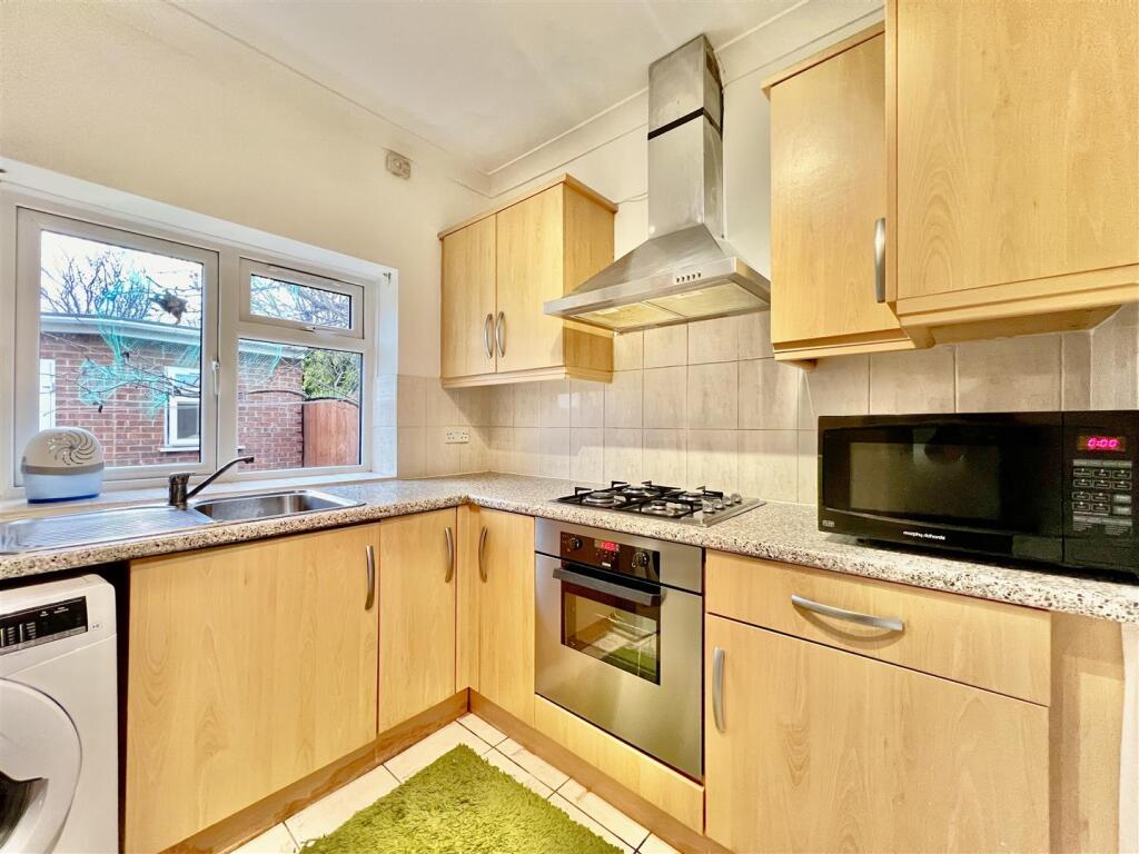 1 bed Apartment for rent in Hounslow. From DBK Estate Agents - Hounslow