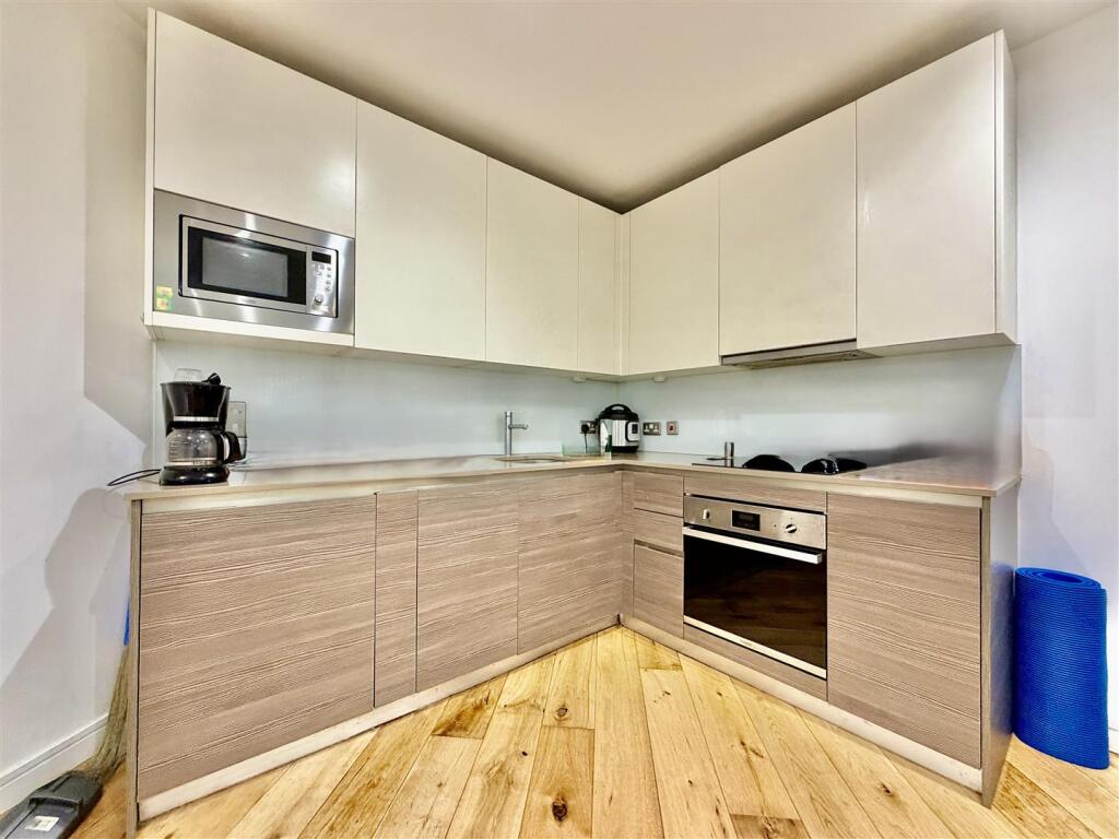1 bed Apartment for rent in Hounslow. From DBK Estate Agents - Hounslow 1 bed Apartment for rent in Hounslow. From DBK Estate Agents - Hounslow