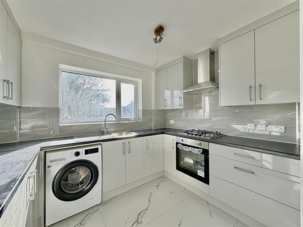 2 bed Apartment for rent in Feltham. From DBK Estate Agents - Hounslow 2 bed Apartment for rent in Feltham. From DBK Estate Agents - Hounslow