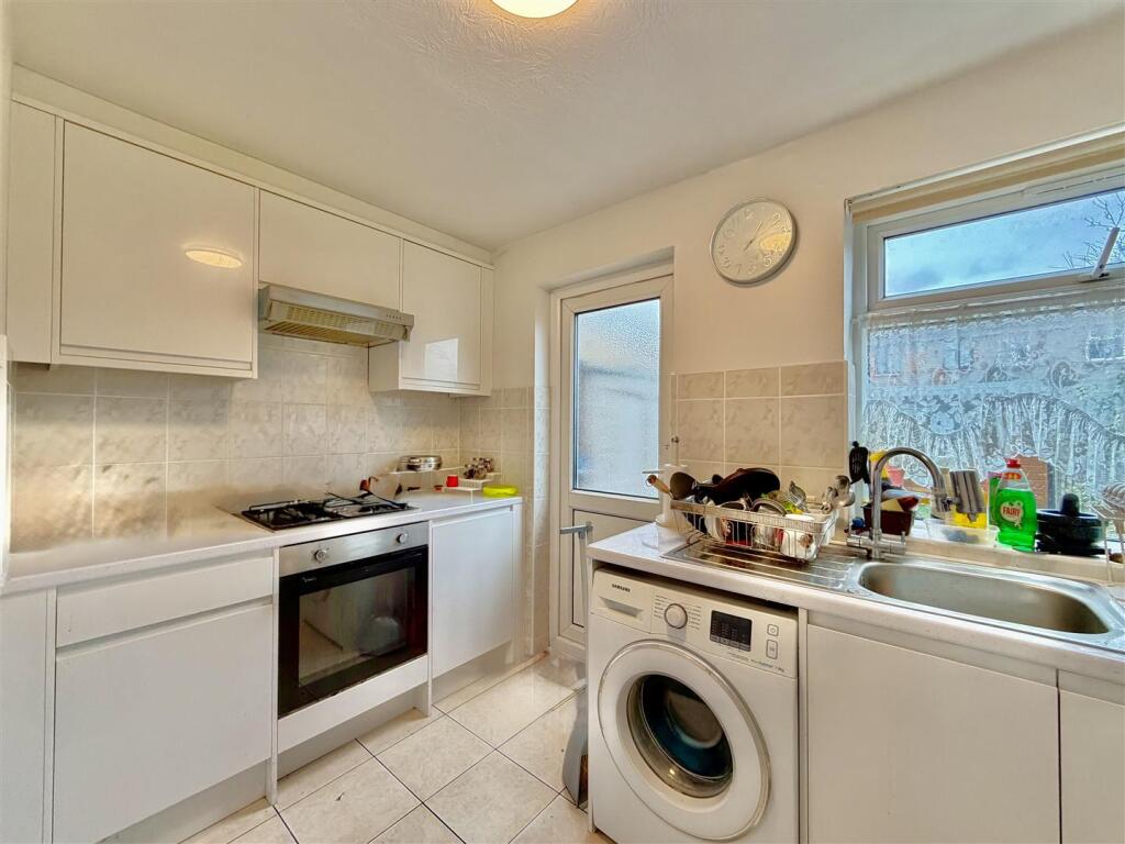 2 bed Mid Terraced House for rent in Hounslow. From DBK Estate Agents - Hounslow