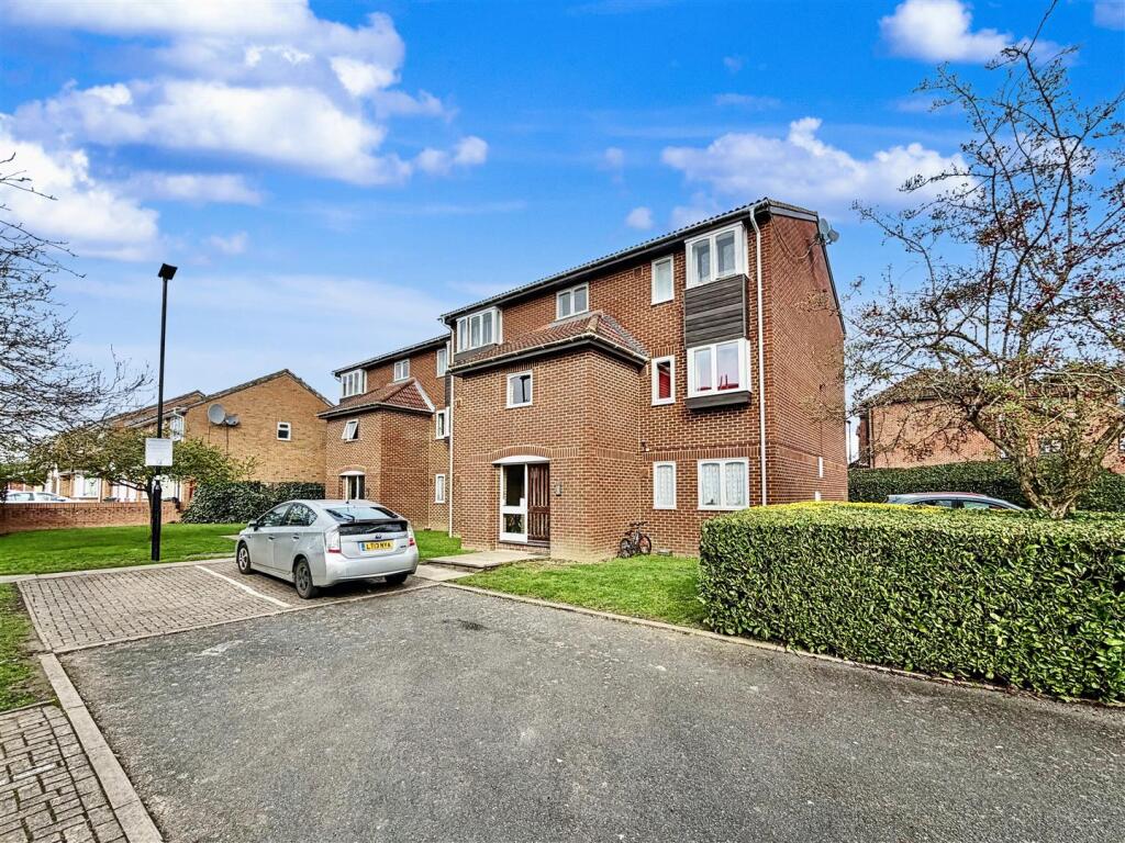 1 bed Apartment for rent in Hounslow. From DBK Estate Agents - Hounslow 1 bed Apartment for rent in Hounslow. From DBK Estate Agents - Hounslow