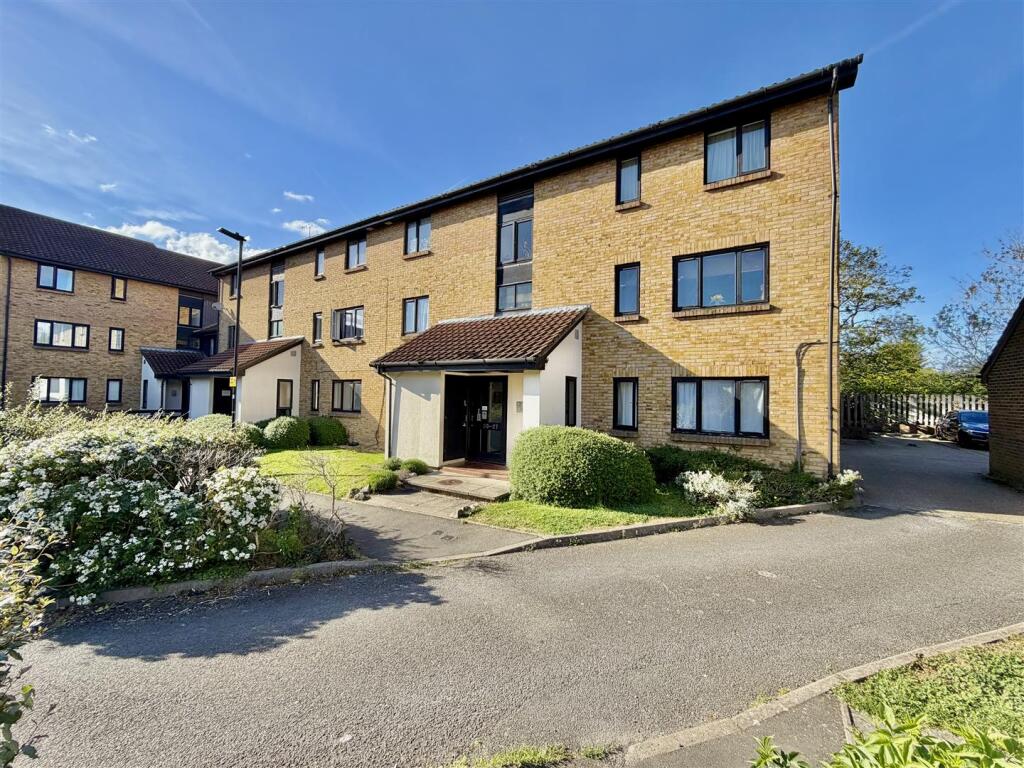 0 bed Apartment for rent in Feltham. From DBK Estate Agents - Hounslow