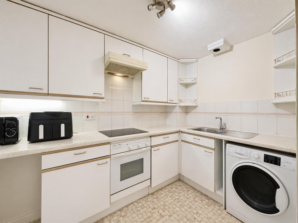 1 bed Apartment for rent in Hounslow. From DBK Estate Agents - Hounslow