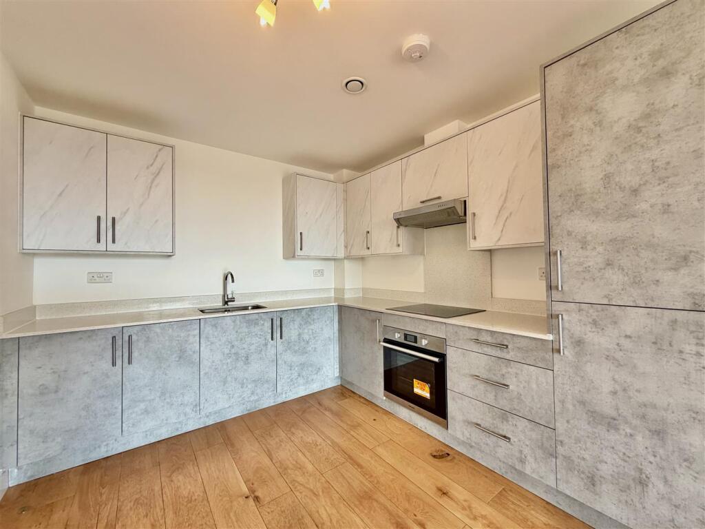 2 bed Apartment for rent in . From DBK Estate Agents - Hounslow