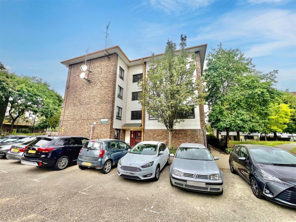1 bed Apartment for rent in Isleworth. From DBK Estate Agents - Hounslow