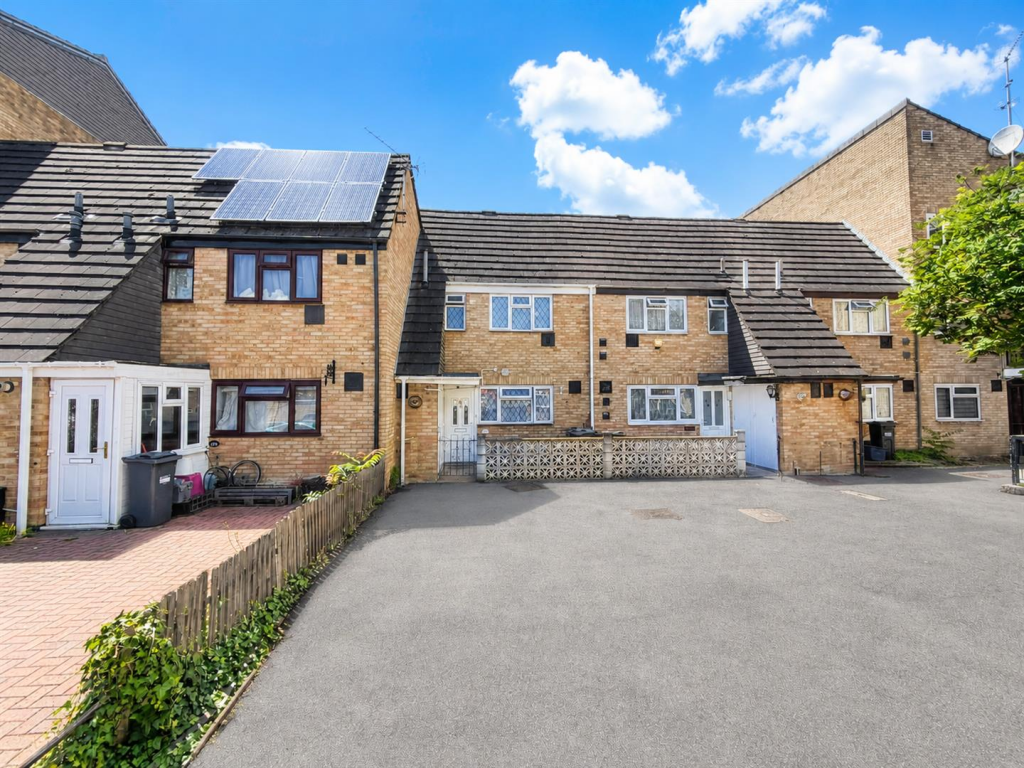 3 bed Mid Terraced House for rent in Hounslow. From DBK Estate Agents - Hounslow 3 bed Mid Terraced House for rent in Hounslow. From DBK Estate Agents - Hounslow