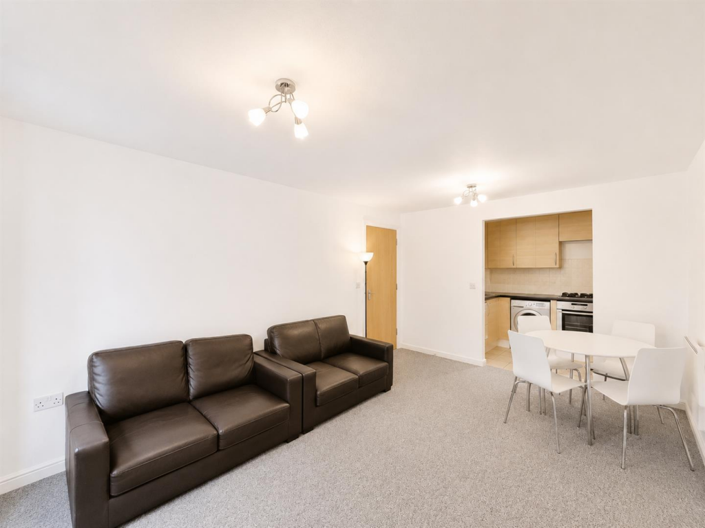 1 bed Apartment for rent in Feltham. From DBK Estate Agents - Hounslow