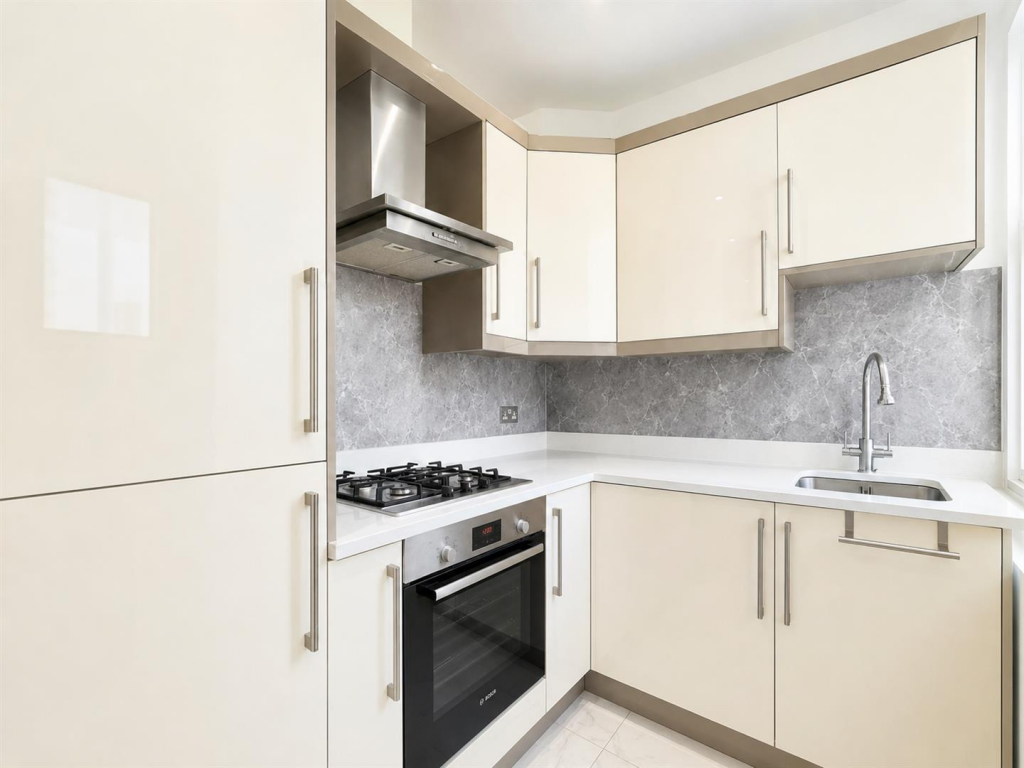 1 bed Apartment for rent in Hounslow. From DBK Estate Agents - Hounslow