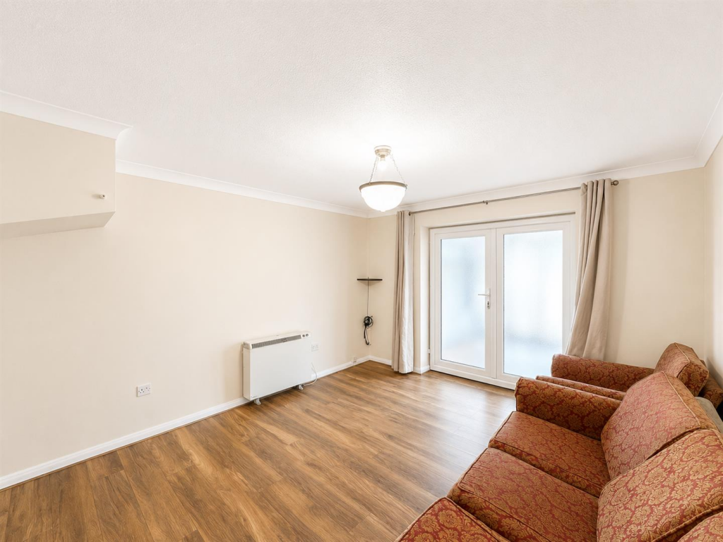 2 bed End of Terrace for rent in Sunbury. From DBK Estate Agents - Hounslow