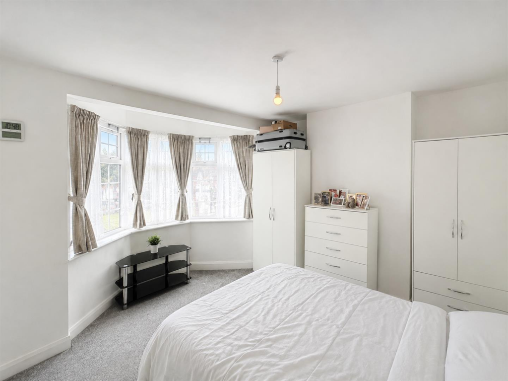 3 bed Semi Detached for rent in Hounslow. From DBK Estate Agents - Hounslow 3 bed Semi Detached for rent in Hounslow. From DBK Estate Agents - Hounslow