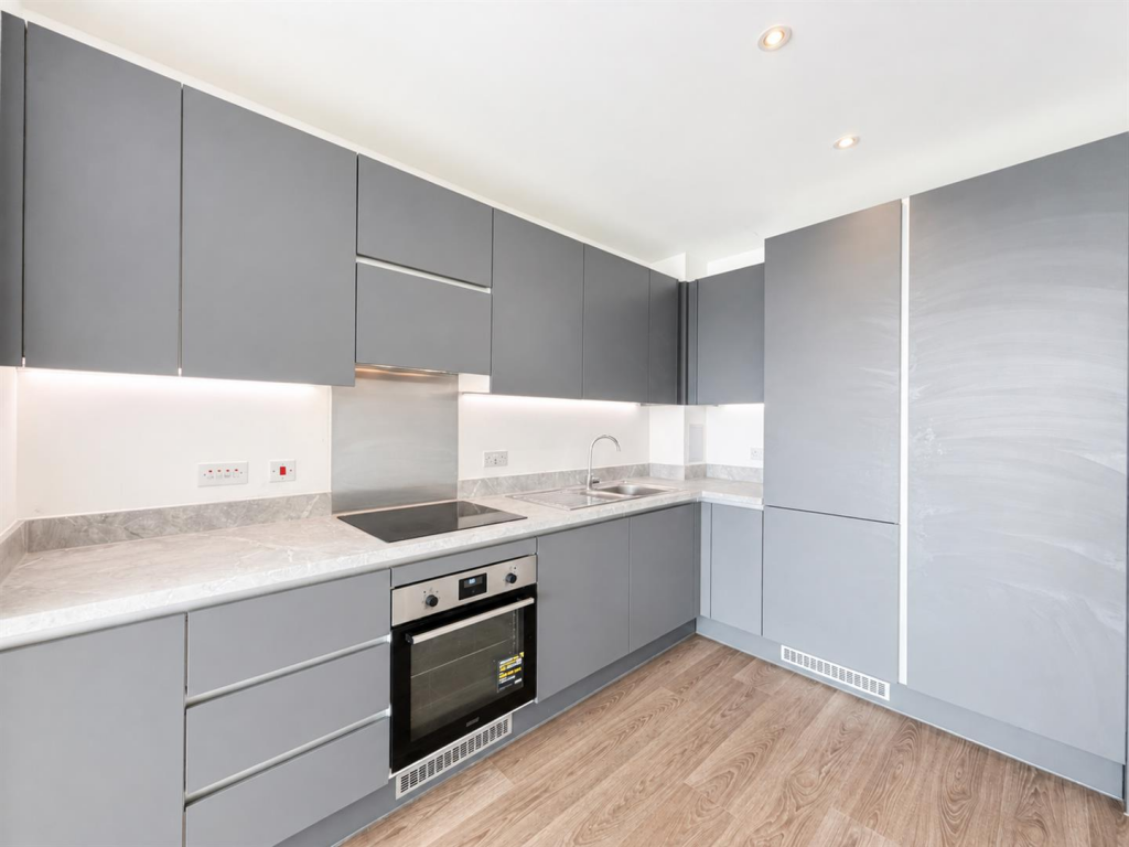 1 bed Apartment for rent in Feltham. From DBK Estate Agents - Hounslow
