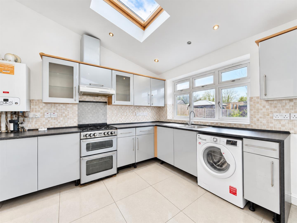 3 bed Semi Detached for rent in Hounslow. From DBK Estate Agents - Hounslow