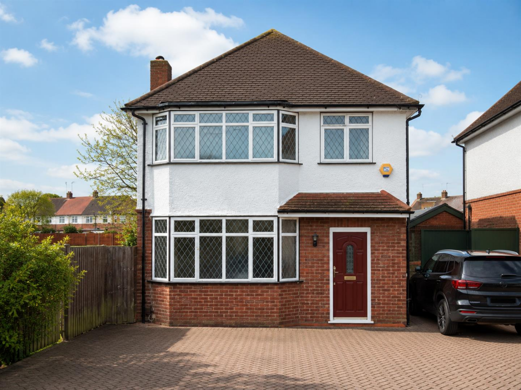 3 bed Detached for rent in Ashford. From DBK Estate Agents - Hounslow