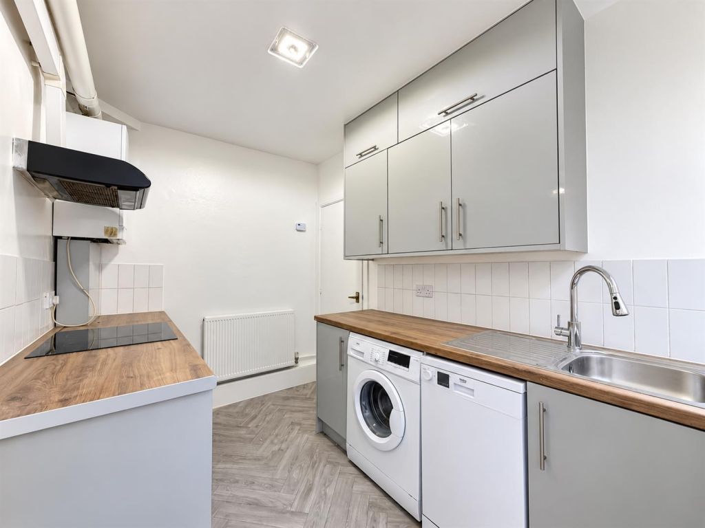 2 bed Annexe for rent in Hounslow. From DBK Estate Agents - Hounslow 2 bed Annexe for rent in Hounslow. From DBK Estate Agents - Hounslow