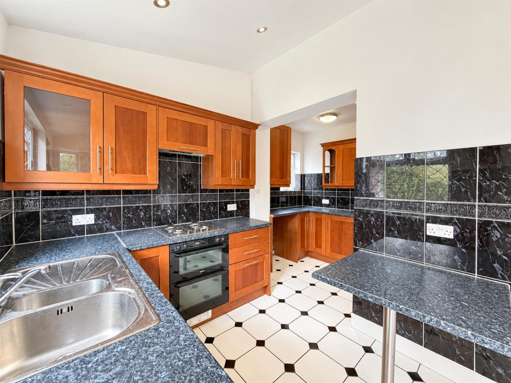 3 bed Semi Detached for rent in Hounslow. From DBK Estate Agents - Hounslow 3 bed Semi Detached for rent in Hounslow. From DBK Estate Agents - Hounslow