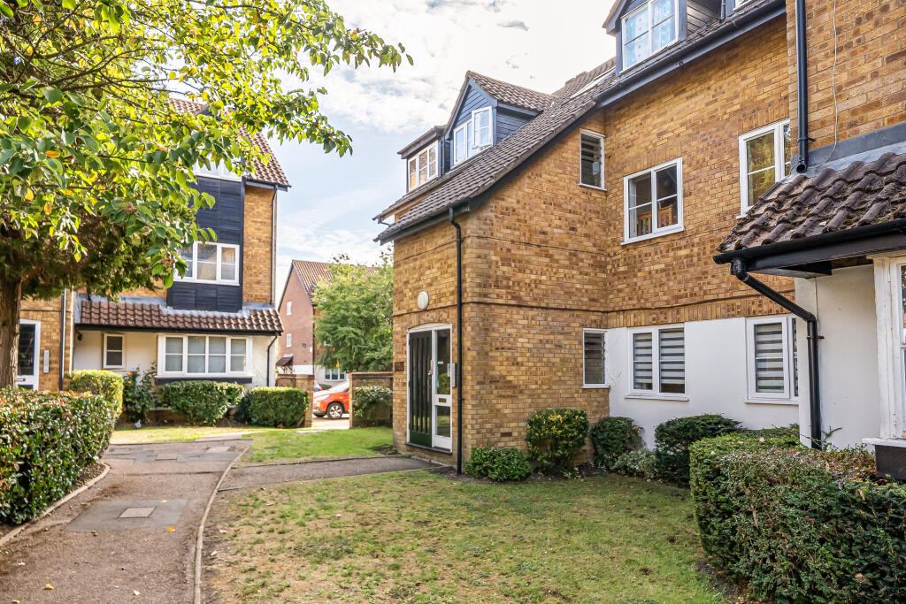 0 bed Studio for rent in Barnet. From De Vere Letting Bureau - Barnet