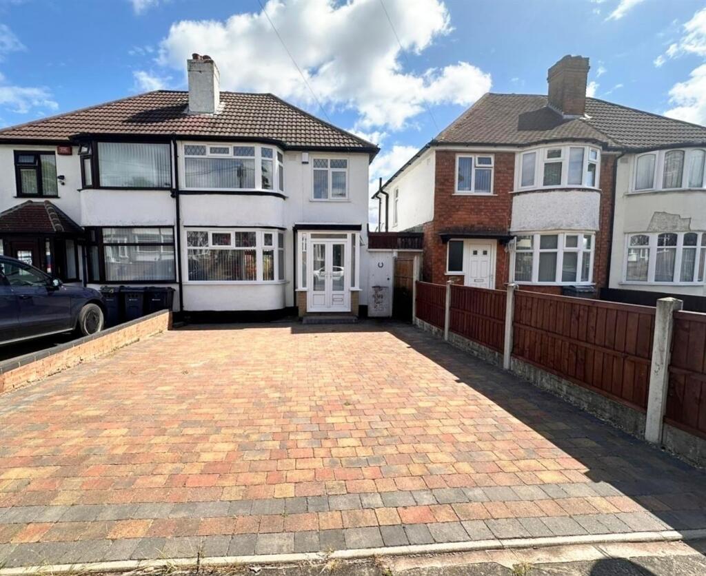 3 bed Detached for rent in Pheasey. From Acres - Sutton Coldfield