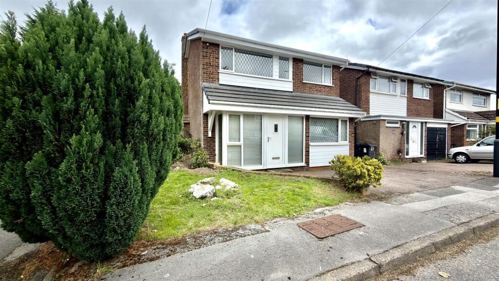 3 bed Detached for rent in Sutton Coldfield. From Acres - Sutton Coldfield 3 bed Detached for rent in Sutton Coldfield. From Acres - Sutton Coldfield