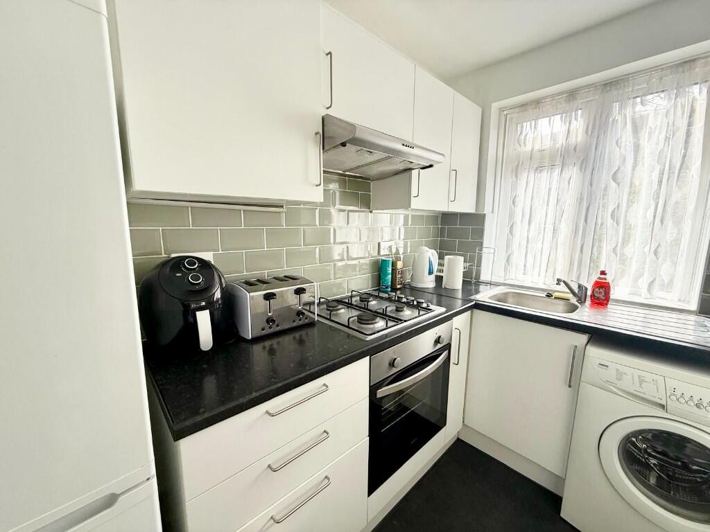 1 bed 1st Floor Flat for rent in Tottenham. From Discover Residential Ltd - Loughton