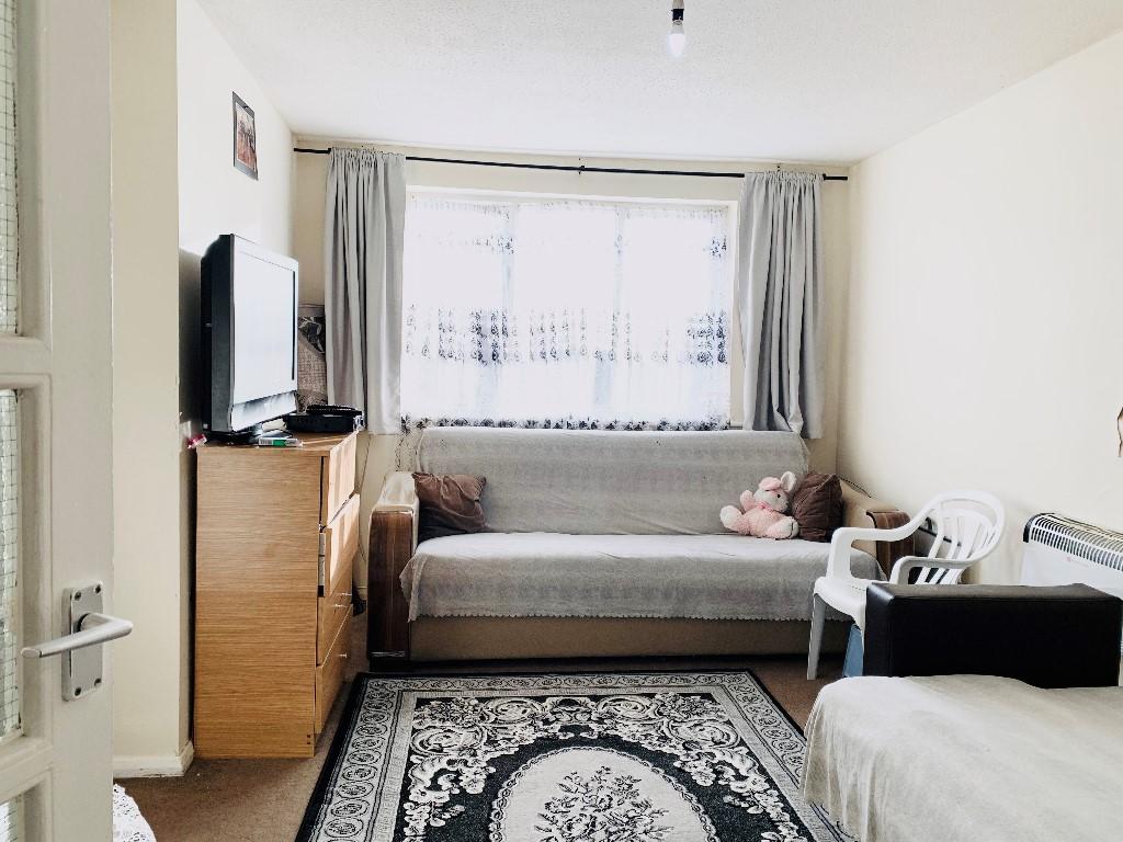 1 bed 1st Floor Flat for rent in Edmonton. From Discover Residential Ltd - Loughton