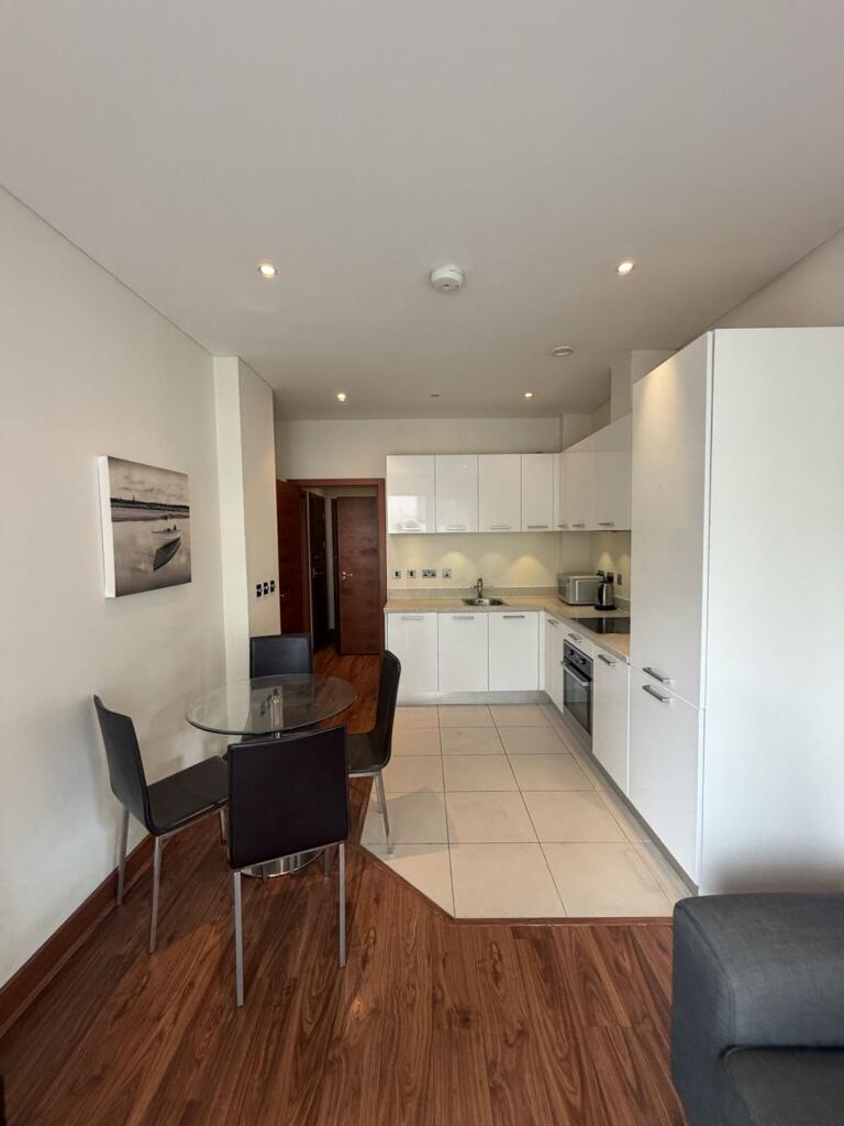 1 bed Apartment for rent in Battersea. From Discover Residential Ltd - Loughton