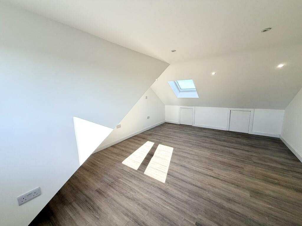 6 bed House Share for rent in Edmonton. From Discover Residential Ltd - Loughton