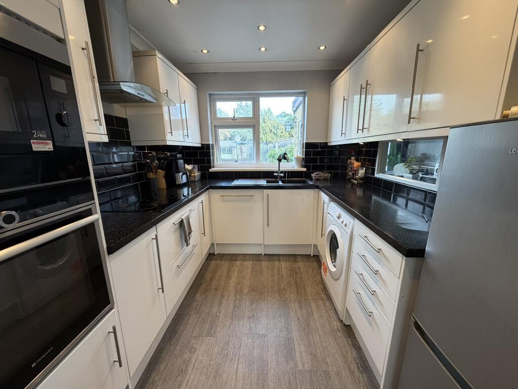 2 bed Mid Terraced House for rent in Cheshunt. From Discover Residential Ltd - Loughton