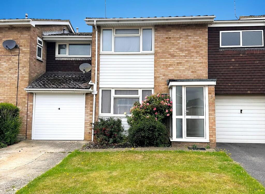 3 bed Mid Terraced House for rent in Chelmsford. From Barrett Estate & Letting Agents - Rayleigh