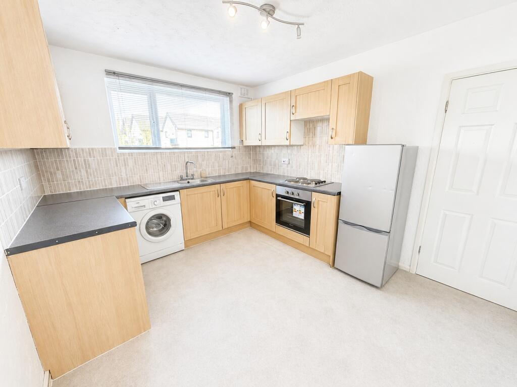 3 bed Apartment for rent in Rayleigh. From Barrett Estate & Letting Agents - Rayleigh