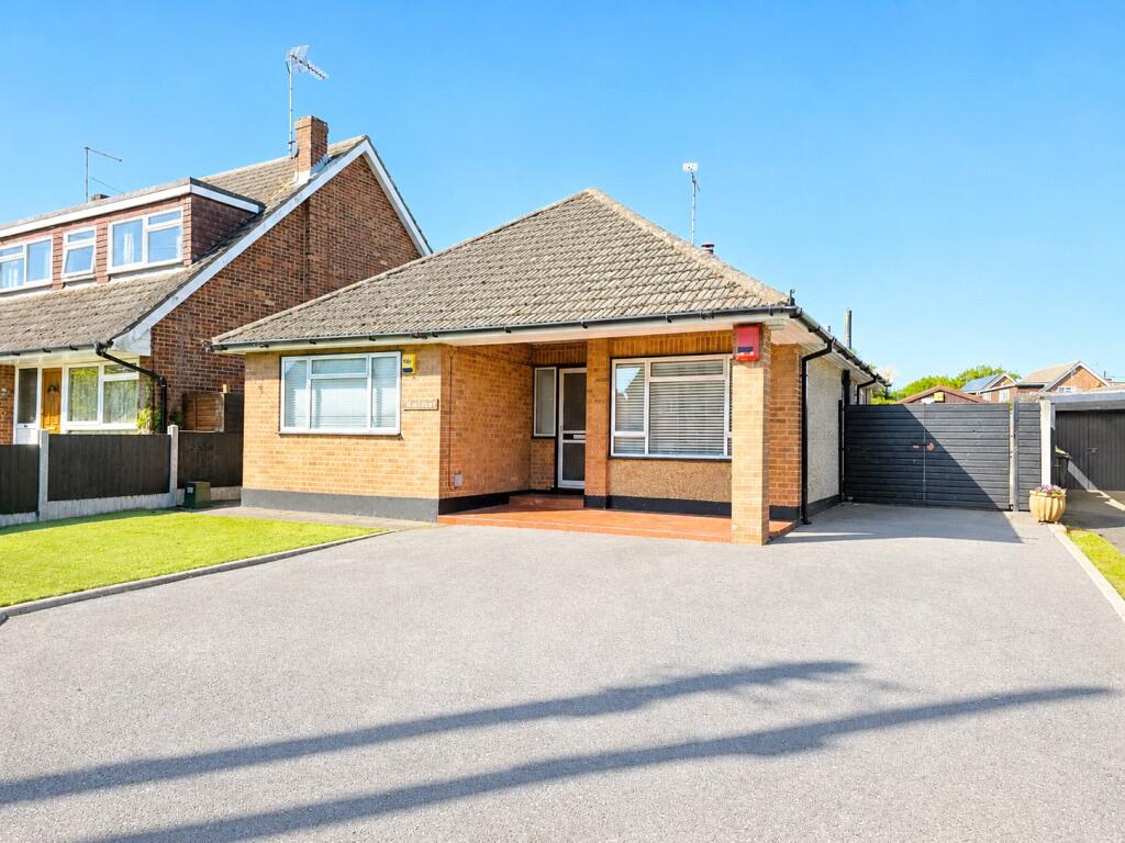 3 bed Bungalow for rent in Crays Hill. From Barrett Estate & Letting Agents - Rayleigh