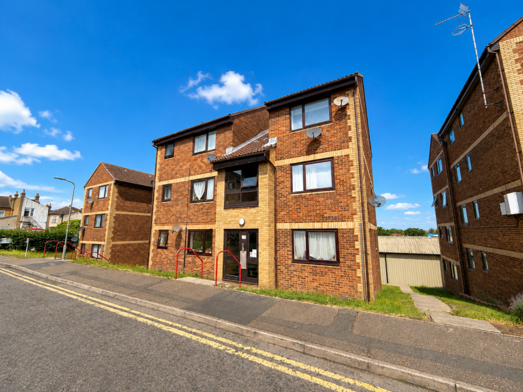 1 bed Apartment for rent in Southend-on-Sea. From Barrett Estate & Letting Agents - Rayleigh 1 bed Apartment for rent in Southend-on-Sea. From Barrett Estate & Letting Agents - Rayleigh