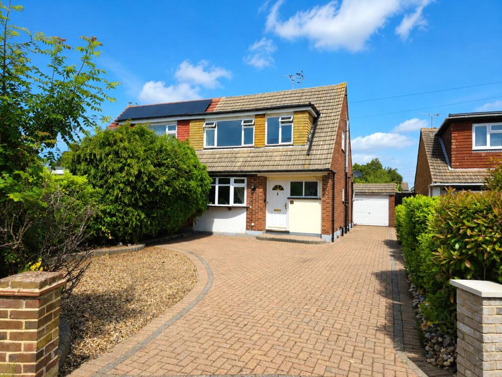 3 bed Semi Detached for rent in Hullbridge. From Barrett Estate & Letting Agents - Rayleigh 3 bed Semi Detached for rent in Hullbridge. From Barrett Estate & Letting Agents - Rayleigh